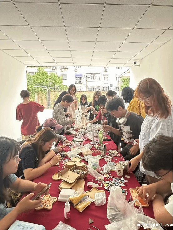 造型基础教育学院端午节开展杯垫香囊diy制作活动